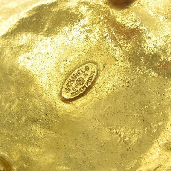 Chanel Medallion Motif Brooch Pin Corsage Gold-plated 94A Authentic - Picture 8 of 10